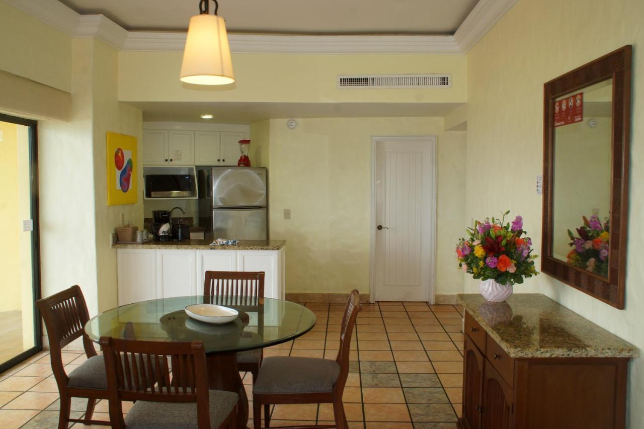 Royal Villas Resort Мазатлан Екстер'єр фото A typical kitchen in a hotel