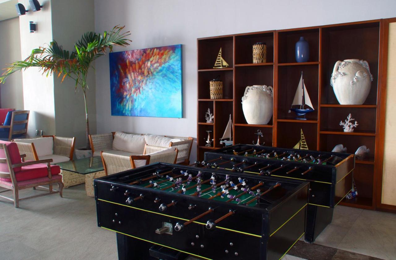 Royal Villas Resort Мазатлан Екстер'єр фото A foosball table