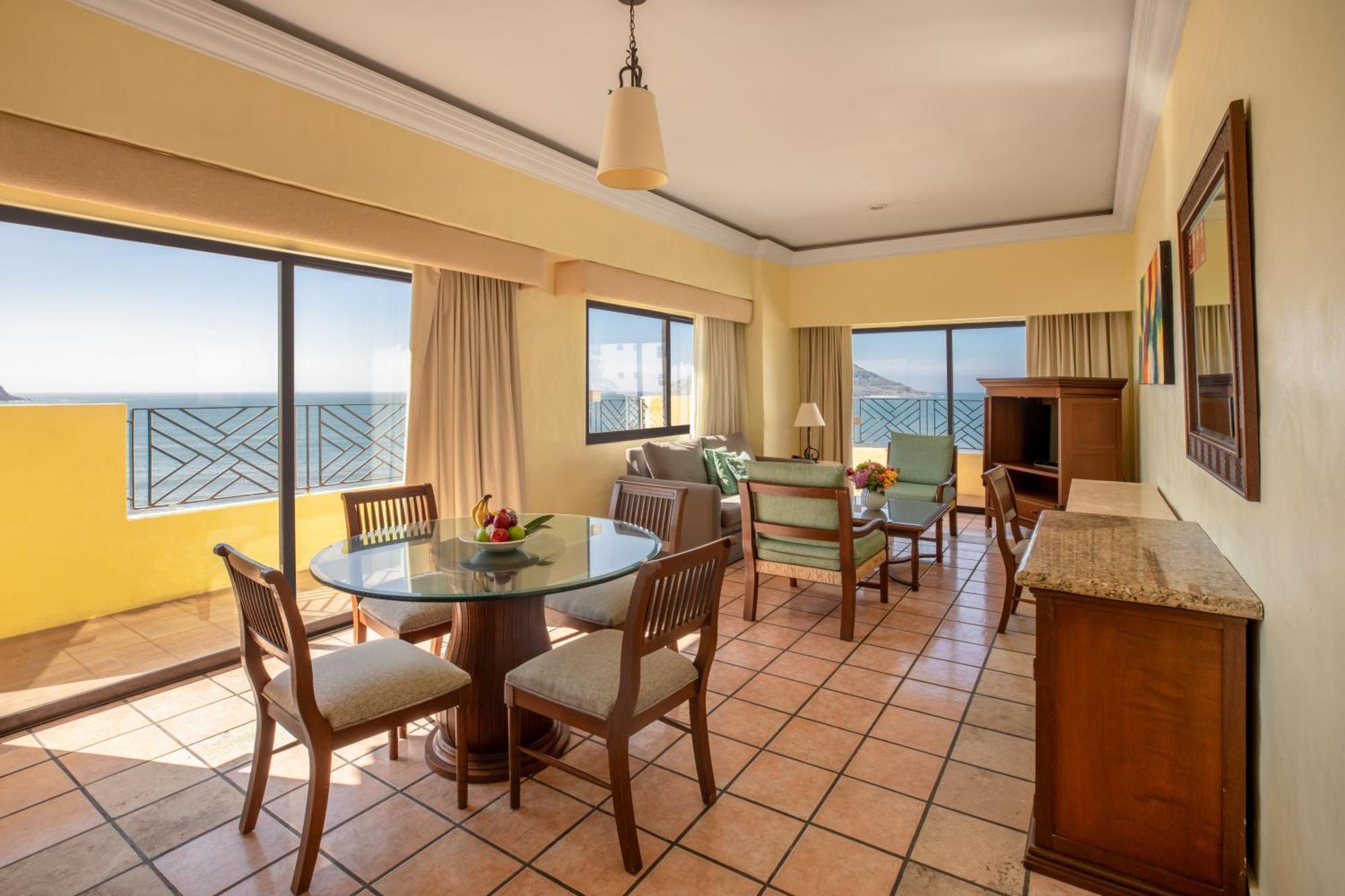 Royal Villas Resort Мазатлан Екстер'єр фото A suite at the Sheraton Vistana Resort